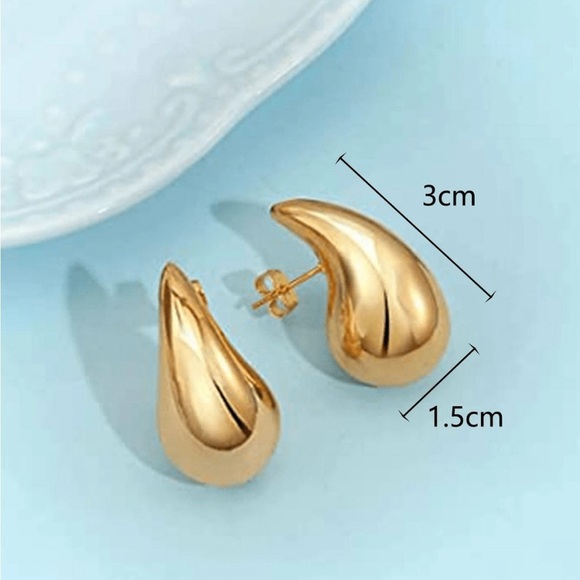 Teardrop Stud Earring - Picture 11 of 13